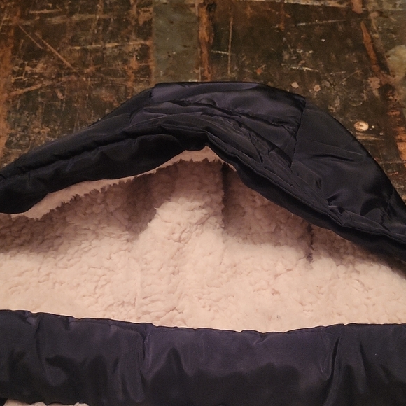 Ci Sono Navy Hooded Puffer Vest - Picture 4 of 5